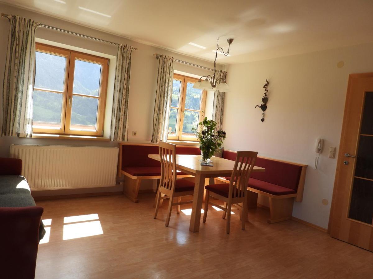 Bio-Bauernhof Einberghof Apartamento Pfarrwerfen Exterior foto
