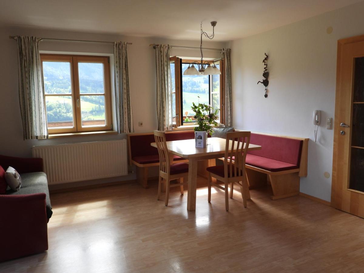 Bio-Bauernhof Einberghof Apartamento Pfarrwerfen Exterior foto