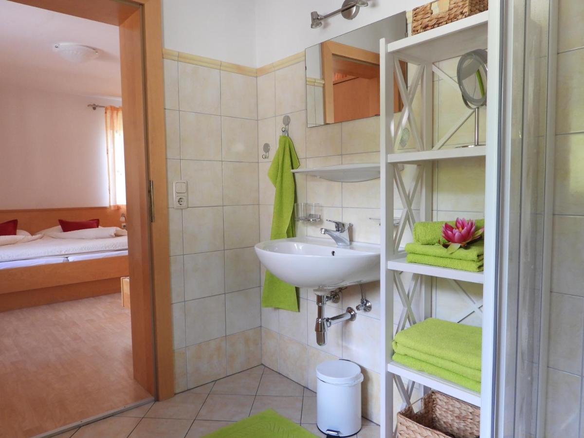 Bio-Bauernhof Einberghof Apartamento Pfarrwerfen Exterior foto