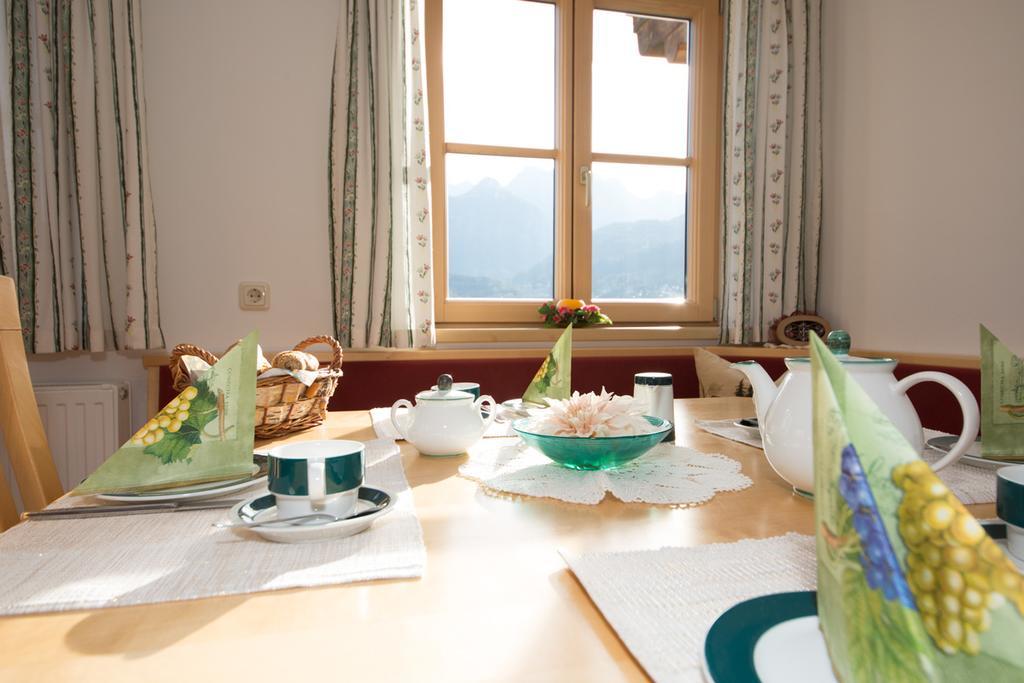 Bio-Bauernhof Einberghof Apartamento Pfarrwerfen Exterior foto