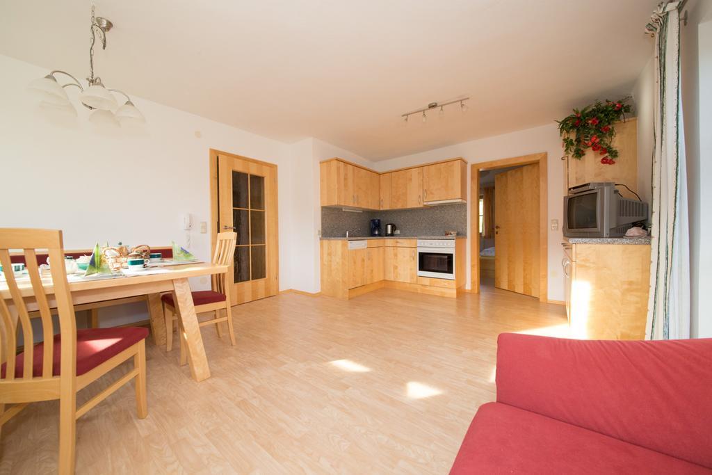 Bio-Bauernhof Einberghof Apartamento Pfarrwerfen Quarto foto